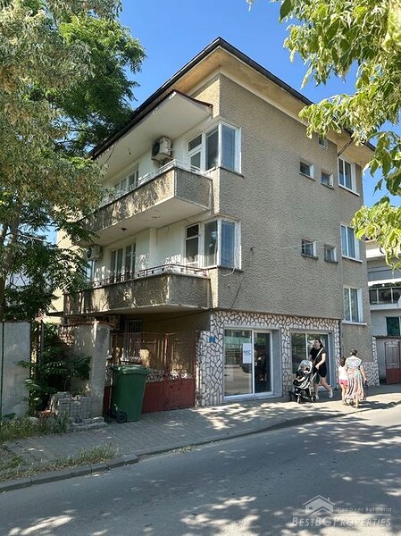 Ampia casa in vendita nel centro di Svilengrad