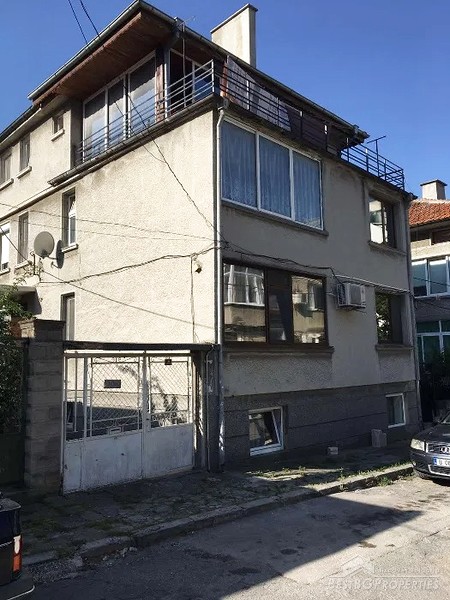 Grande casa in vendita nella città di Varna