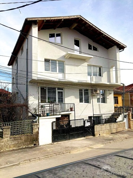 Grande casa in vendita nella città di Dobrich