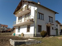 Grande casa in vendita vicino alla città di Breznik