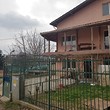 Grande casa con un cantiere in vendita a Varna