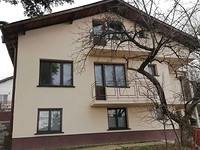 Grande casa con cortile privato in vendita a Sofia