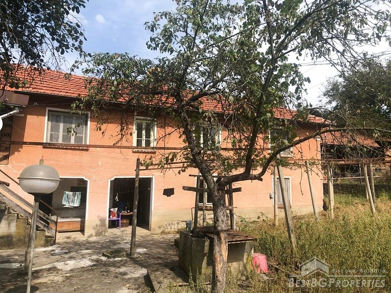 Grande casa antica in vendita vicino a Lovech