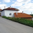 Grande casa ristrutturata in vendita vicino a Dobrich