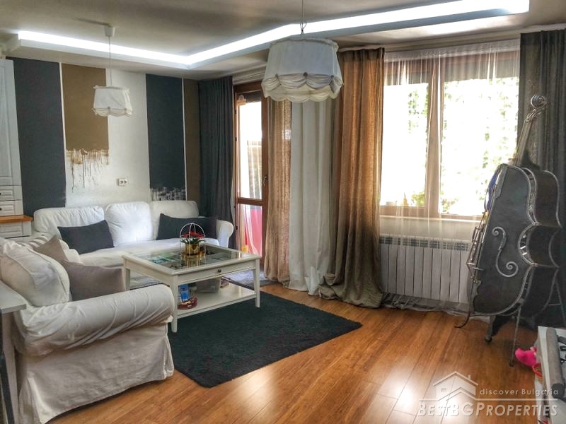 Appartamento di lusso con cortile privato in vendita a Sofia