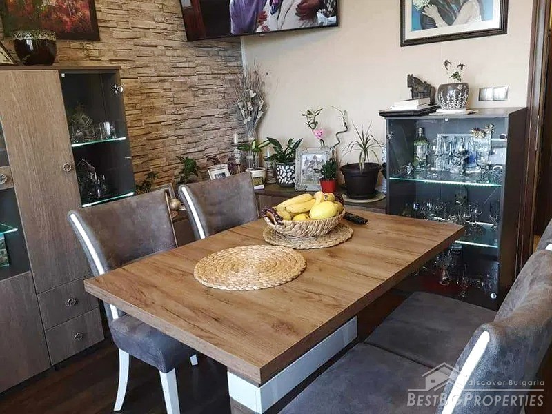 Appartamento arredato di lusso in vendita a Varna