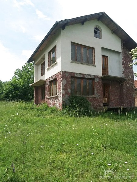 Casa ordinata in vendita vicino a Yablanitsa