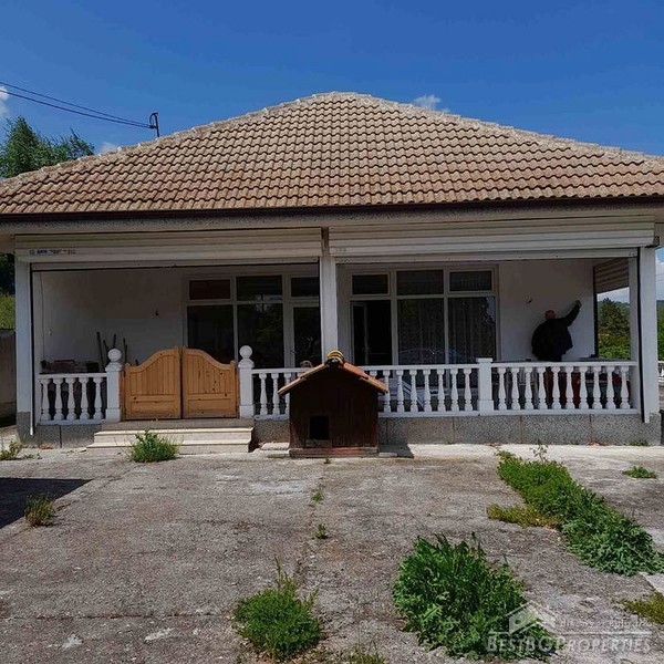 Nuova casa in vendita vicino ad un lago nel distretto di Pernik