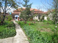 Nuova casa con un meraviglioso giardino in vendita vicino a Pazardzhik