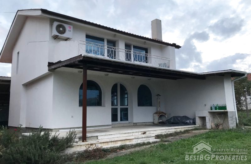 Nuova, grande, casa situata nella parte più lontana sud-orientale della Bulgaria