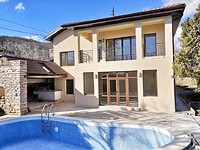 Nuova grande casa con piscina in vendita a Balchik