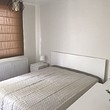 Nuovo appartamento con due camere da letto con un garage