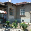Casa solida in un villaggio bene accomodato