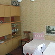 Casa solida in un villaggio bene accomodato