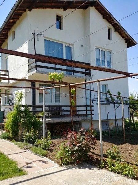 Bella casa in vendita vicino a Dupnitsa