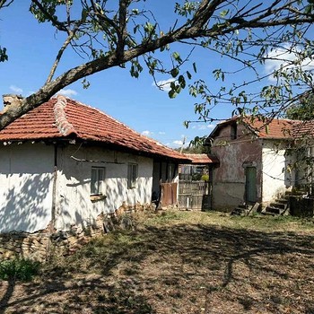 Vecchia casa di campagna in vendita vicino a Lovech