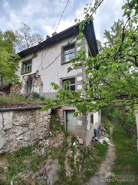 Vecchia casa in vendita sulle montagne vicino a Smolyan