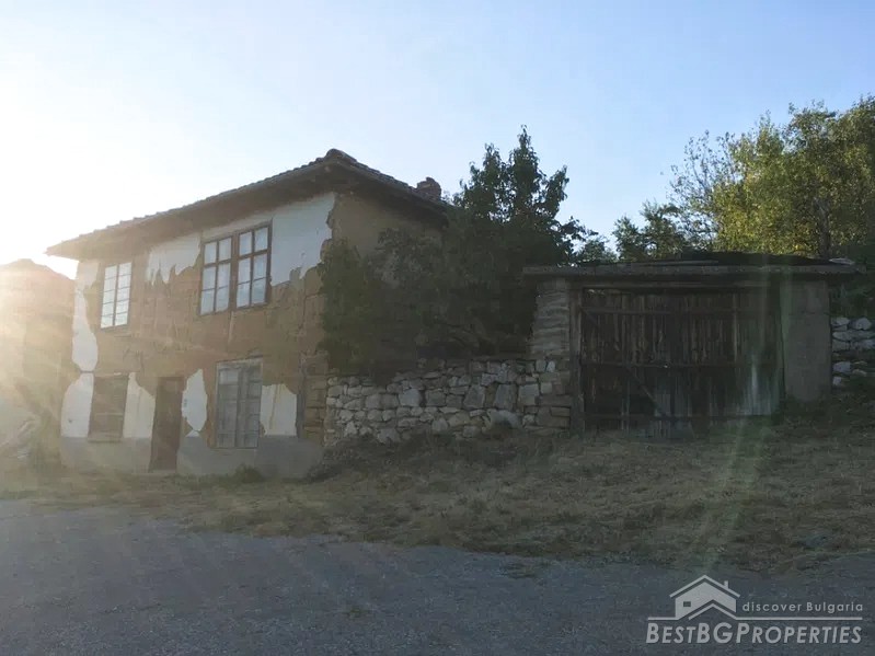 Vecchia casa in vendita vicino a Gabrovo
