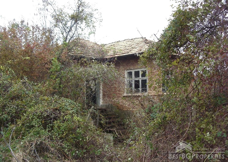 Antica casa in vendita vicino Popovo