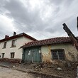 Vecchia casa in vendita vicino a Troyan