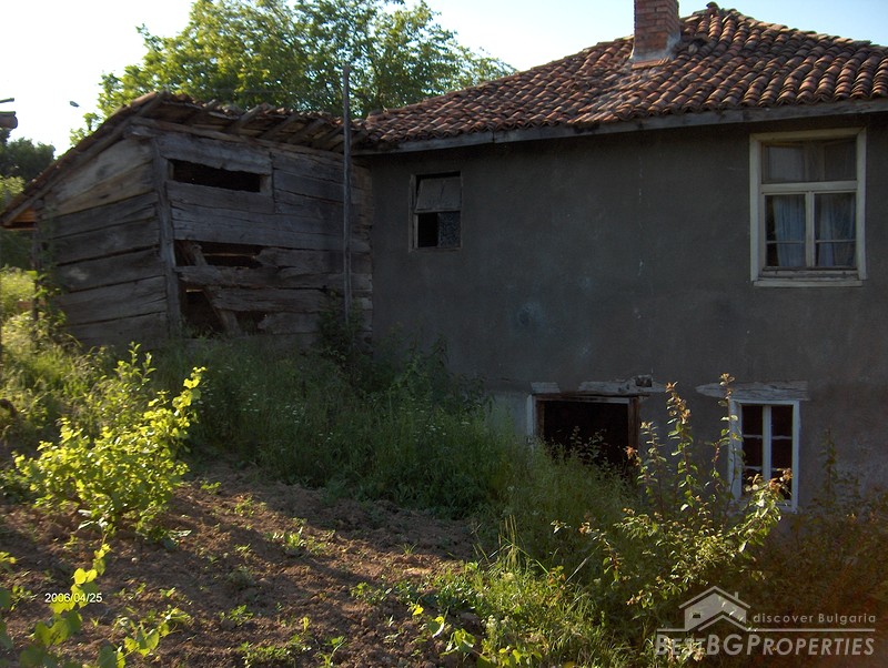 Vecchia casa rurale in vendita vicino a Tsarevo