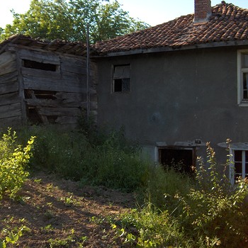 Vecchia casa rurale in vendita vicino a Tsarevo