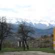 Scuola vecchia verso un resort di sci