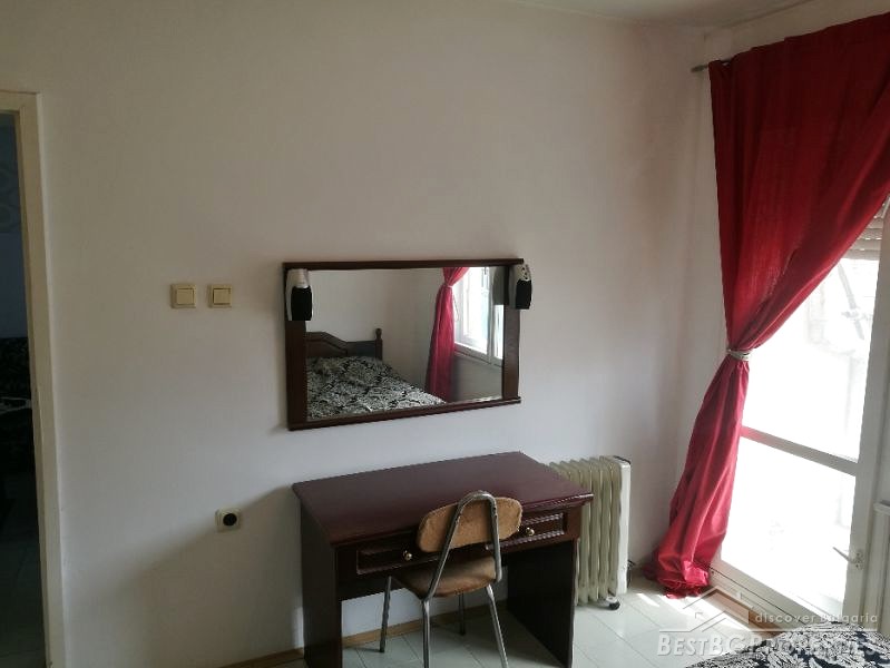 Appartamento con una camera da letto con ampia terrazza situata a Plovdiv