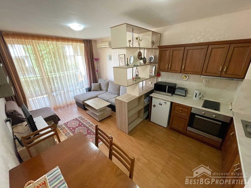 Appartamento arredato con una camera da letto in vendita a Saint Vlas