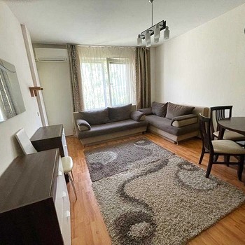 Appartamento arredato con una camera da letto in vendita a St Constantine and Elena