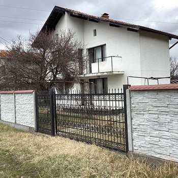 Pronto a trasferirsi in casa in vendita vicino a Pernik