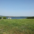 Appezzamento di terreno regolamentato in vendita da un lago