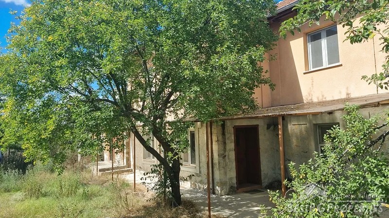 Casa ristrutturata in vendita su un lago vicino a Ivaylovgrad