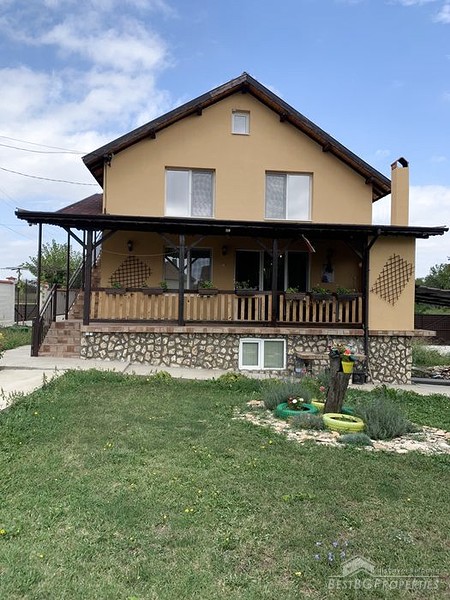 Casa ristrutturata in vendita vicino alla città di Cherven Bryag