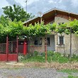Casa ristrutturata con un fantastico cortile in vendita vicino a Nova Zagora