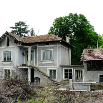 Case in Polski Trambesh