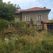 Casa rurale con un ampio giardino in vendita vicino a Gabrovo