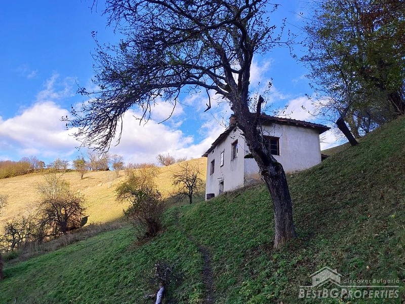 Proprietà rurale con vista mozzafiato in vendita vicino a Teteven