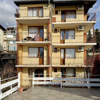 Alberghi in Saint Vlas