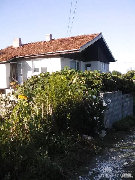 Casa solida in vendita a sud di Burgas