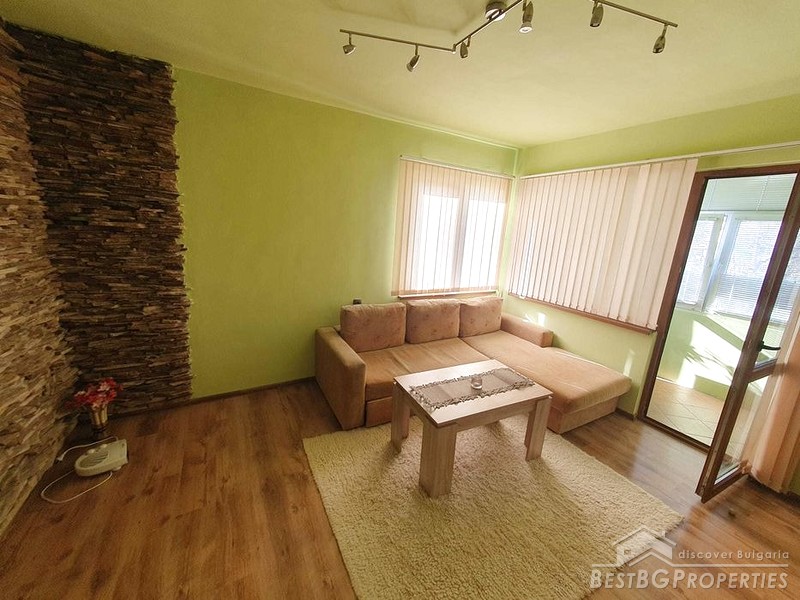 Spazioso appartamento con vista mare in vendita a Varna