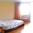Spazioso appartamento con due camere da letto in vendita a Saint Vlas