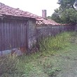 Casa di villaggio di pietra vecchia vicino al Mar Nero