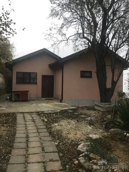 Soleggiata casa panoramica in vendita a Varna