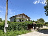 Casa a tre piani in vendita vicino a Dobrich