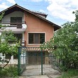 Casa a tre piani con fabbricati agricoli in vendita vicino a Veliko Tarnovo