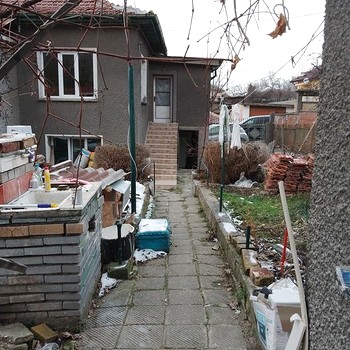 Casa doppia in vendita nella città di Pernik