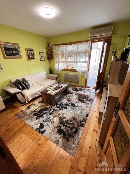 Appartamento con due camere da letto in vendita a Dobrich