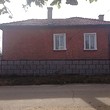 Due case su un appezzamento di terreno condiviso a 38 km da Sofia