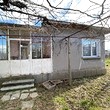 Due case che condividono un cortile in vendita vicino a Pazardzhik